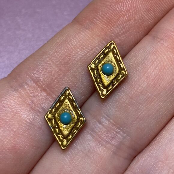 💛 Vintage Gold Filled Diamond Shape Faux Turquoise Earrings - Picture 4 of 6